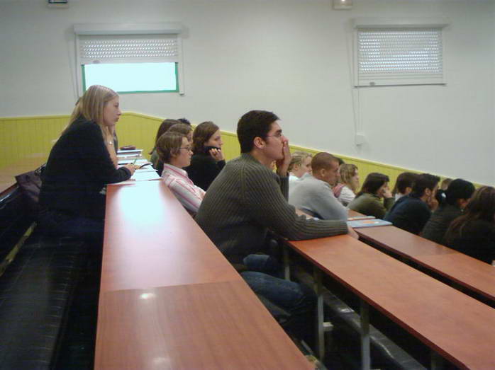 Et tt de suite les bonnes habitudes :le fond de l'amphi
